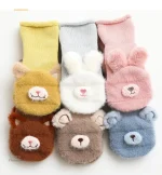 Chaussons bébé avec petits animaux