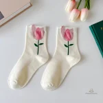 Chaussettes à fleurs pour un look décontracté