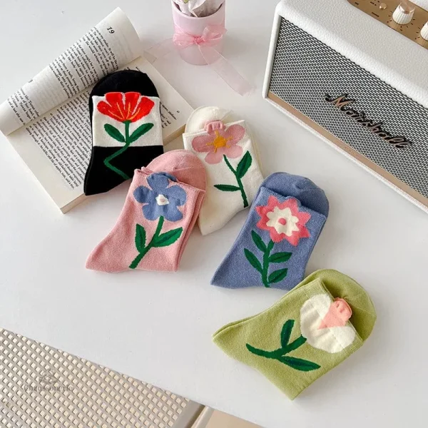 Chaussettes féminines à motifs floraux