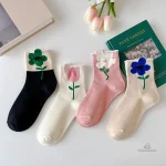 Chaussettes à fleurs pour un look mignon