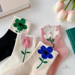 Chaussettes tendance pour femmes avec motifs