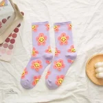 Chaussettes fleuries, ajout coloré à votre garde-robe