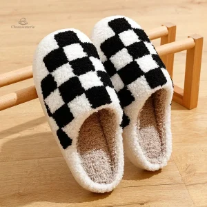 Chausson moderne avec motif à carreaux noir et blanc pour homme