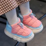 Chaussons tendance pour filles à la maison