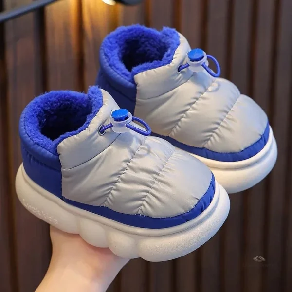 Chaussons Garçon en forme de botte pour l'hiver