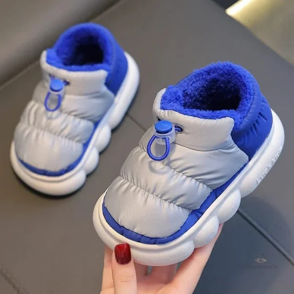 Chaussons chauds pour enfants, design bottes amusantes