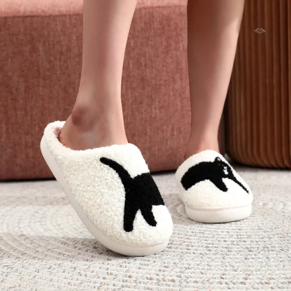 Chaussons femme design chat, confort à la maison