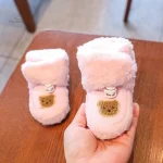 Chausson pour bébé à la maison