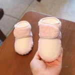 Chausson bébé en matière douce