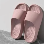 Chausson stylé et pratique, disponible en plusieurs tailles