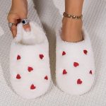 Chaussons avec design coeurs élégants