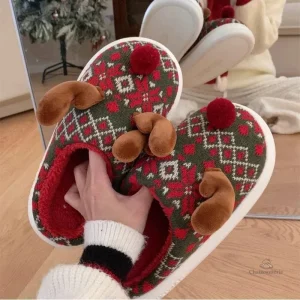 Chaussons originaux femme avec motif de renne festif