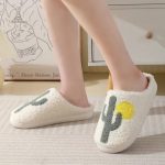 Chausson douillet en forme de cactus pour femme