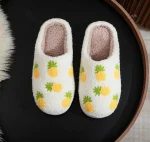 Chaussons tendance femme avec design ananas