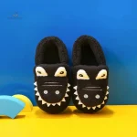 Chaussons mignons pour garçon, design crocodile amusant