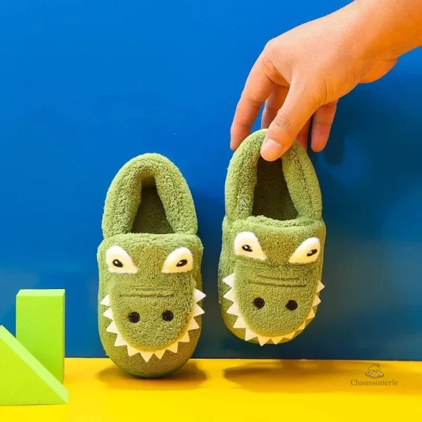 Chaussons ludiques pour enfants, style croco adorable