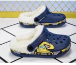 Chaussons Crocs pour un look décontracté enfantin