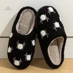 Chaussons originaux pour femme avec motif araignée