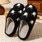 Chaussons femme originaux, motif araignée captivant