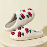 Chaussons chauds femme cerise, parfaits pour la saison froide