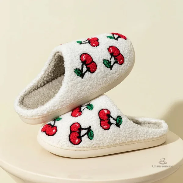 Chaussons chauds femme cerise, parfaits pour la saison froide
