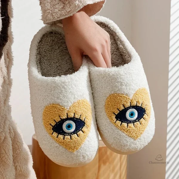 chausson-femme-mignon-coeur-jaune-1 Chausson Femme Mignon Cœur Jaune pour un hiver cosy