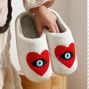 Chausson Femme Hiver avec motif cœur rouge