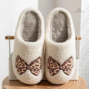 Chausson femme mignon avec nœud décoratif