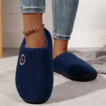 Chaussons tendance avec motif musical pour femme