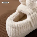Chaussons pour fille, look amusant avec lapin