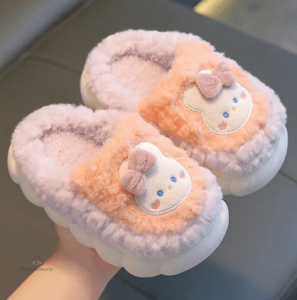 Chaussons enfants Hello Kitty avec design mignon et douillet
