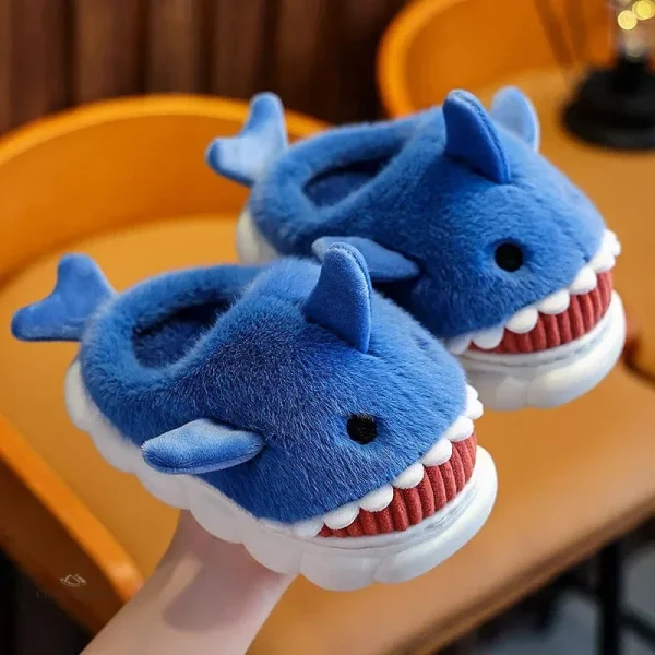 Chaussons doux requin pour enfants, confort garanti