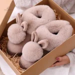 Chaussons originaux avec design lapin pour femme