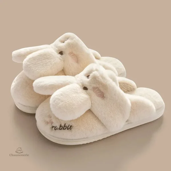 Chaussons en peluche avec motif lapin pour un look fun