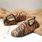 Chausson homme motif zèbre