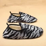 Chausson homme chic zébré
