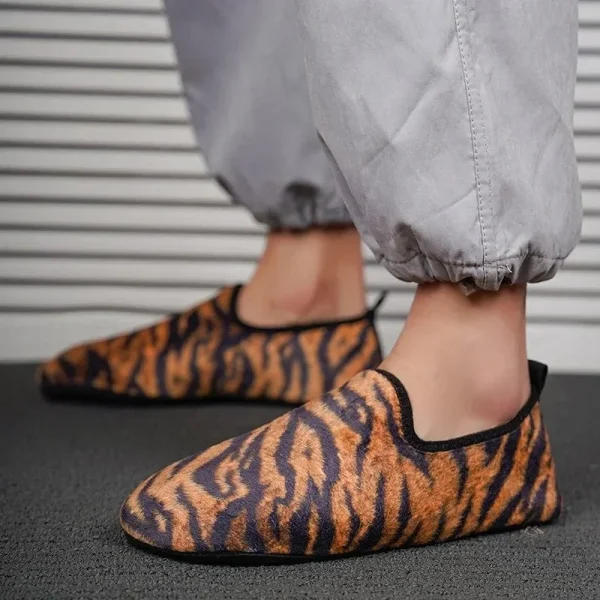 Chausson homme style zébré