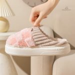 Chausson femme hiver avec design à carreaux