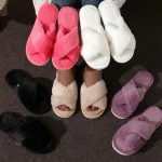 Mule ouverte, parfaite pour les soirées cocooning