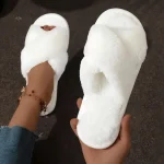 Chausson femme au design moderne et pratique