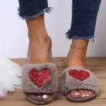 Chausson femme, look pailleté et tendance