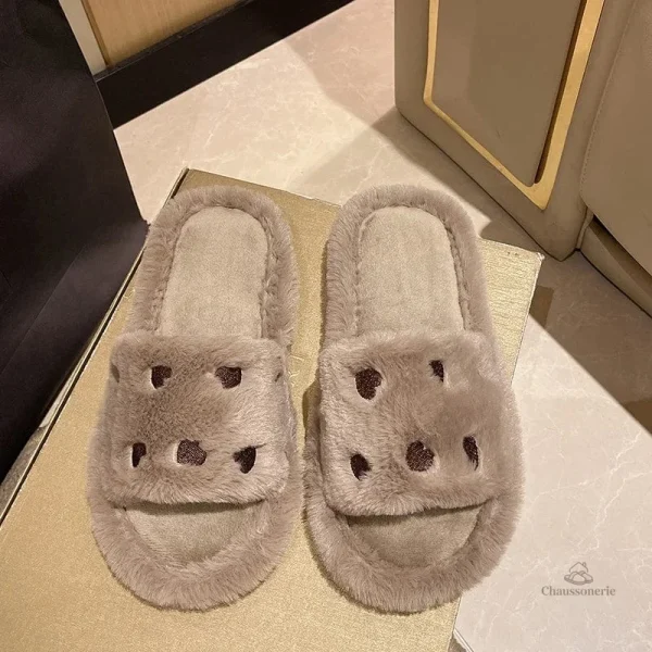Chausson femme confort hiver motif cœurs