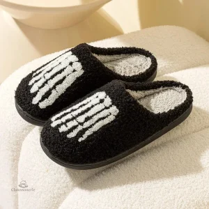Chaussons originaux avec motif squelette