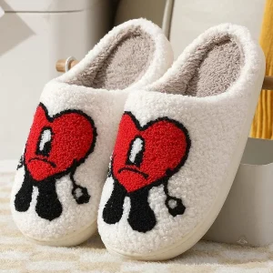 Chaussons originaux femme avec motif cœur rouge amusant