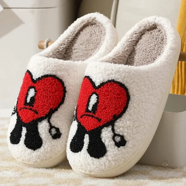 Chaussons originaux femme avec motif cœur rouge amusant