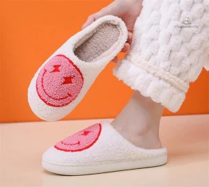 Chausson rose édition Smiley pour un style amusant
