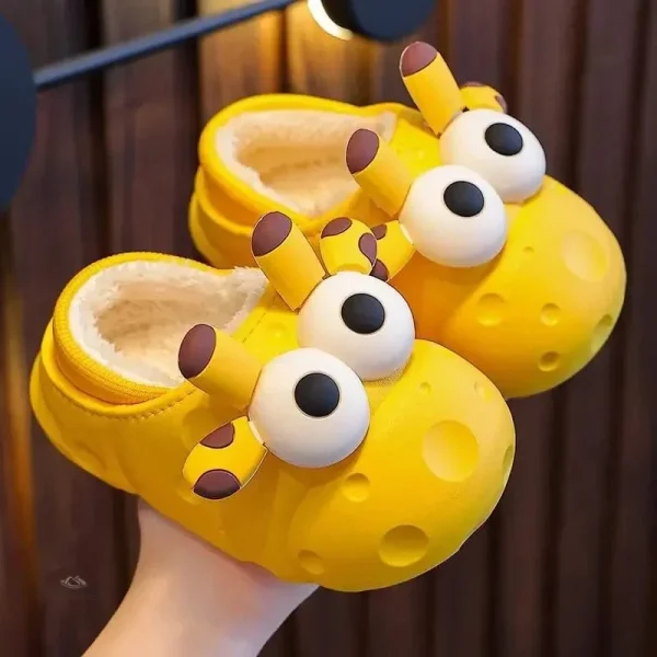Chaussons amusants pour les petits pieds