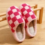 Chausson Rose à Carreaux pour Femme en Hiver