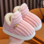 Chaussons douillets pour fille, parfaits à la maison
