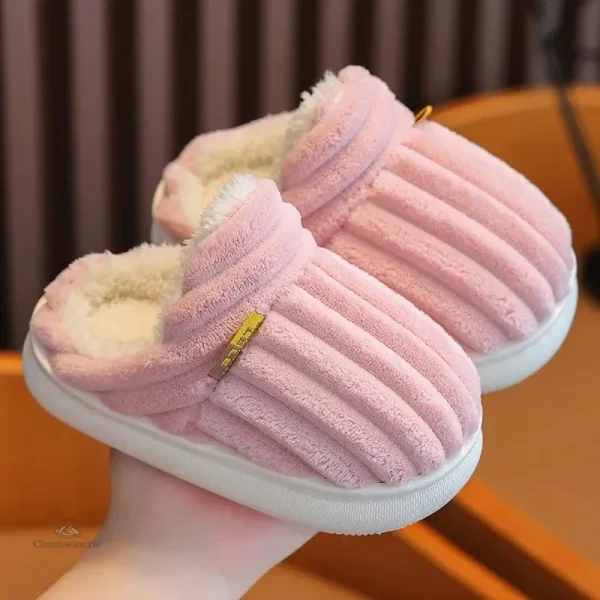 Chaussons fourrés enfant, protection contre le froid